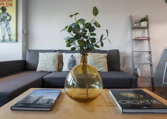 1 Bedroom 1 Bathroom Furnished - Justicia - Refurbished - Minty Stay